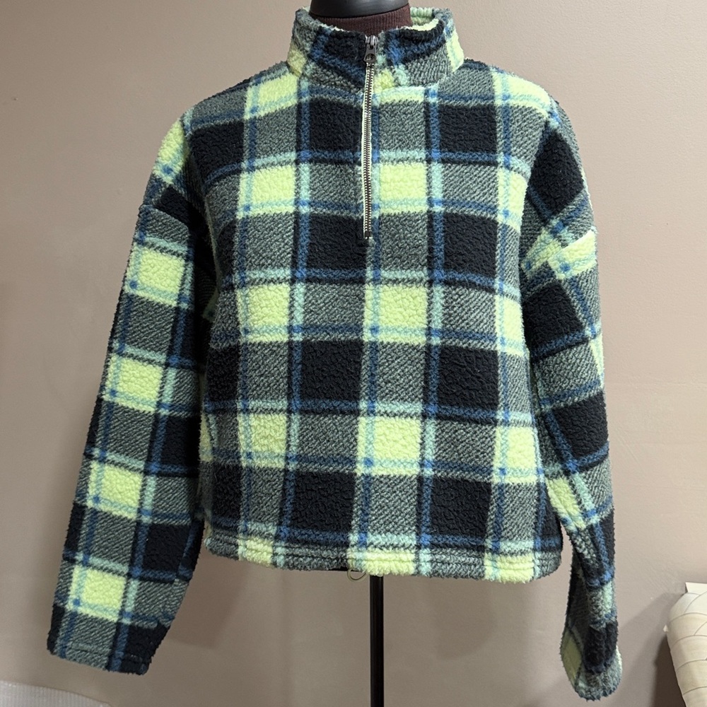 American Eagle Outfitters Green and Blue Sherpa fleece quarter zip pullover med